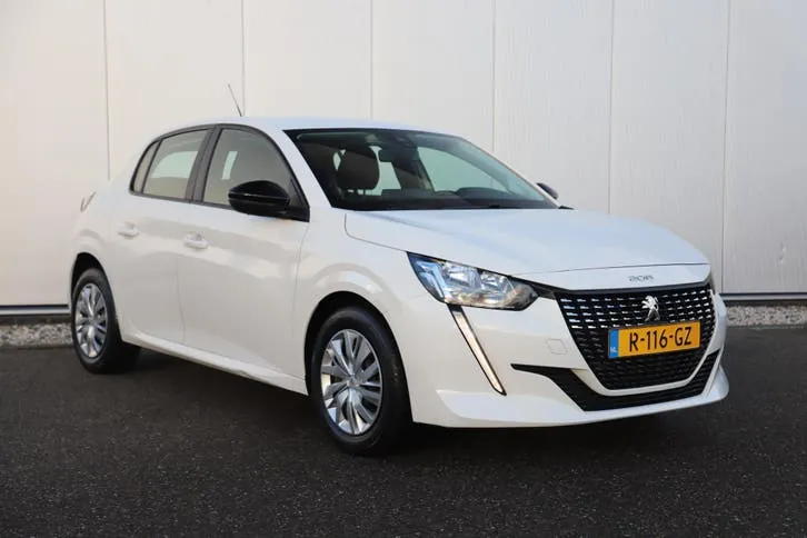 Peugeot 208 2022 photo 3