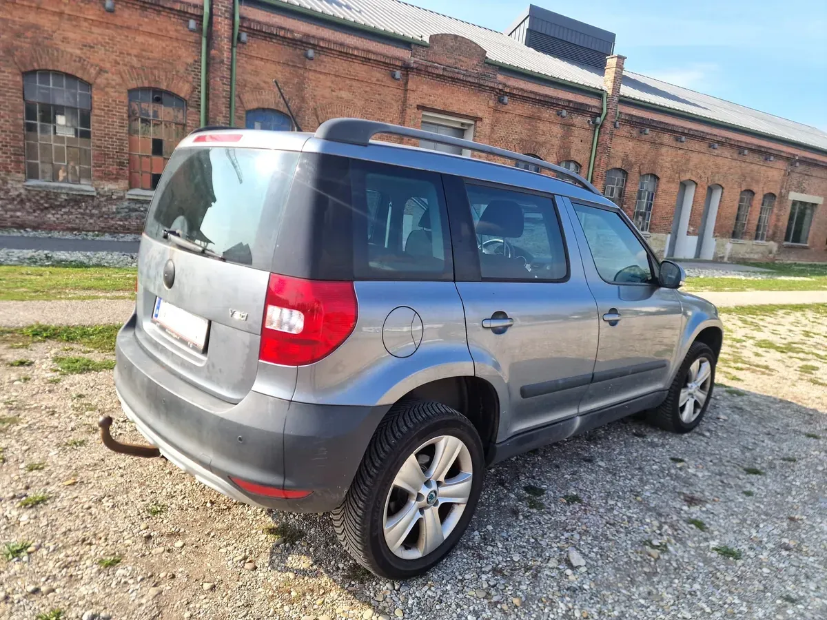 Skoda Yeti 2011 photo 2