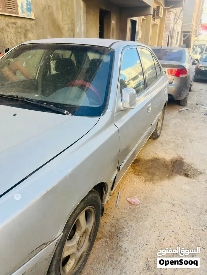 Hyundai Verna 2002 photo 2