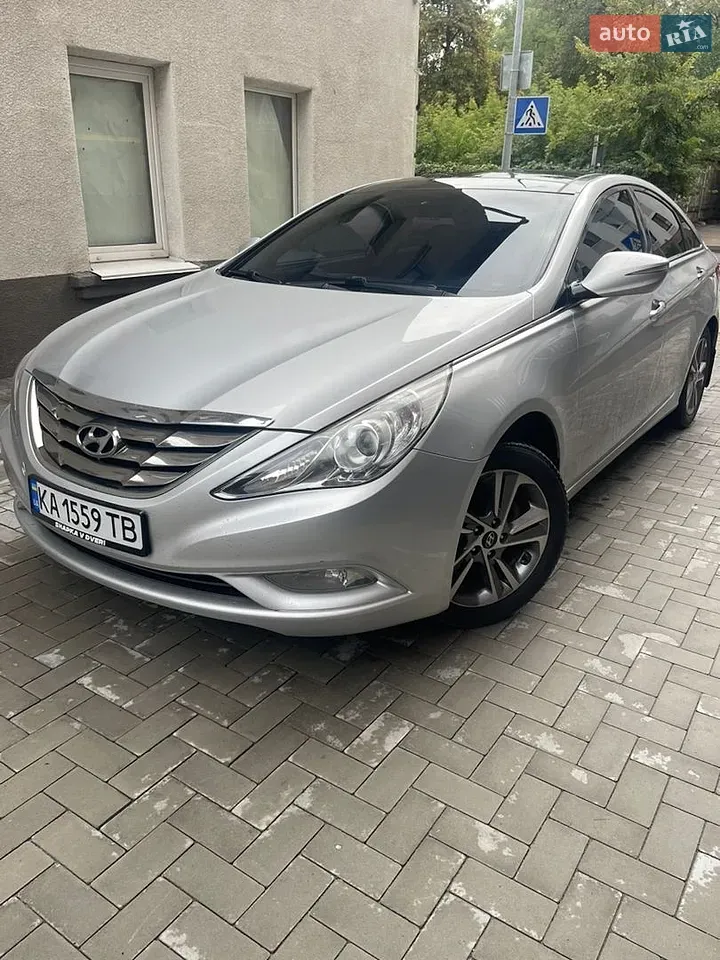 Hyundai Sonata 2012 photo 2