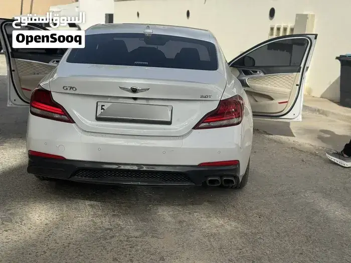 Genesis G70 2019 photo 2