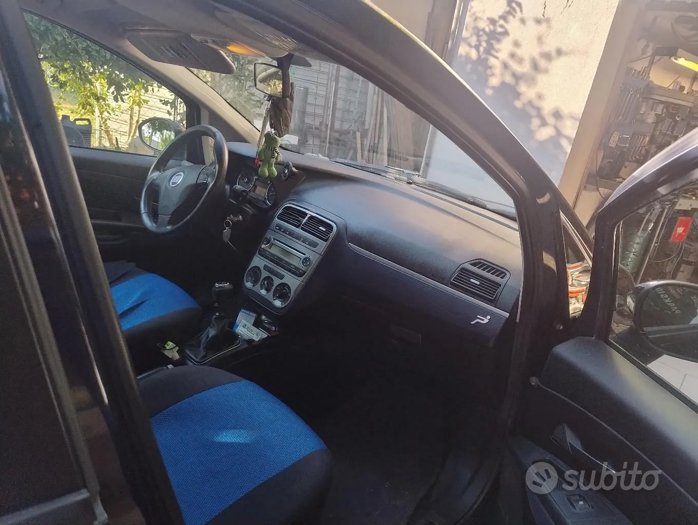 Fiat Grande Punto 2009 photo 3