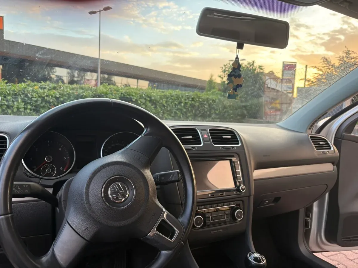 Volkswagen Golf 2012 photo 3