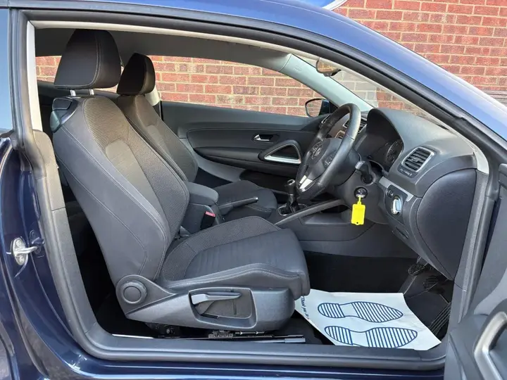 Volkswagen Scirocco 2012 photo 3
