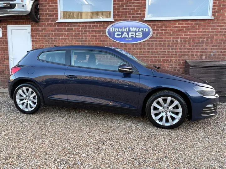 Volkswagen Scirocco 2012 photo 2