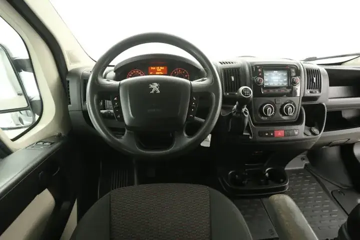 Peugeot Boxer 2018 photo 2