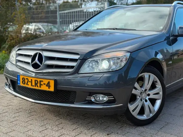 Mercedes-Benz C-Class 2010 photo 2