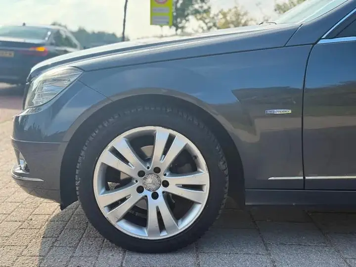 Mercedes-Benz C-Class 2010 photo 3