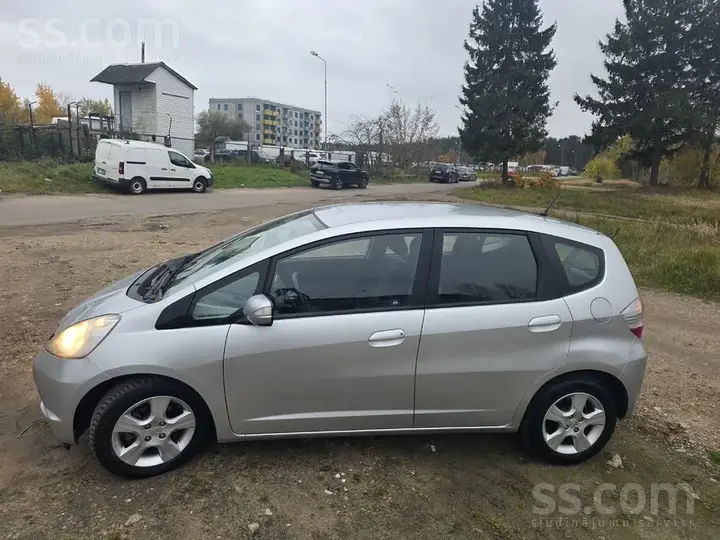 Honda Jazz 2009 photo 2
