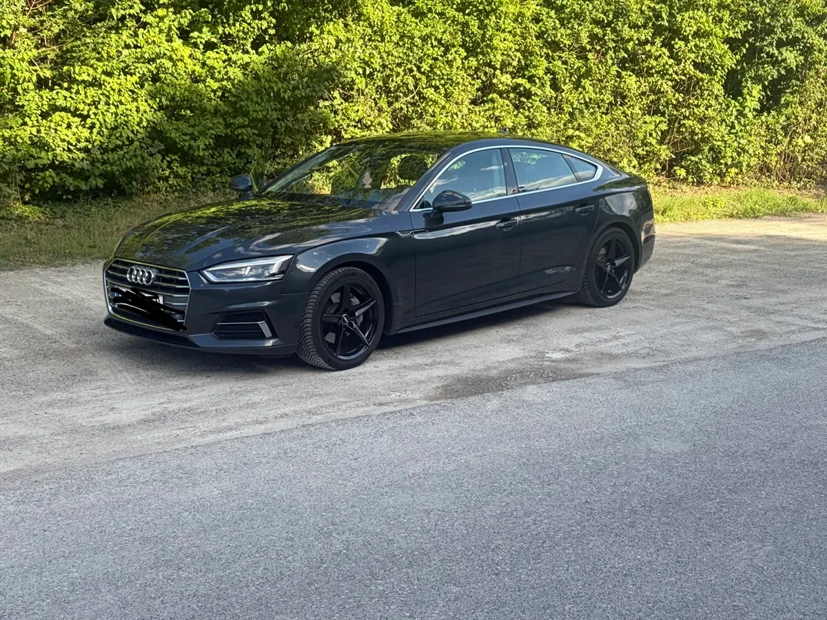 Audi A5 2017 photo 2