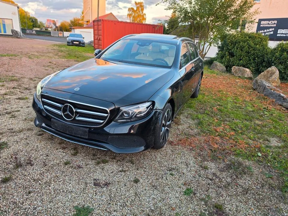 Mercedes-Benz E 300