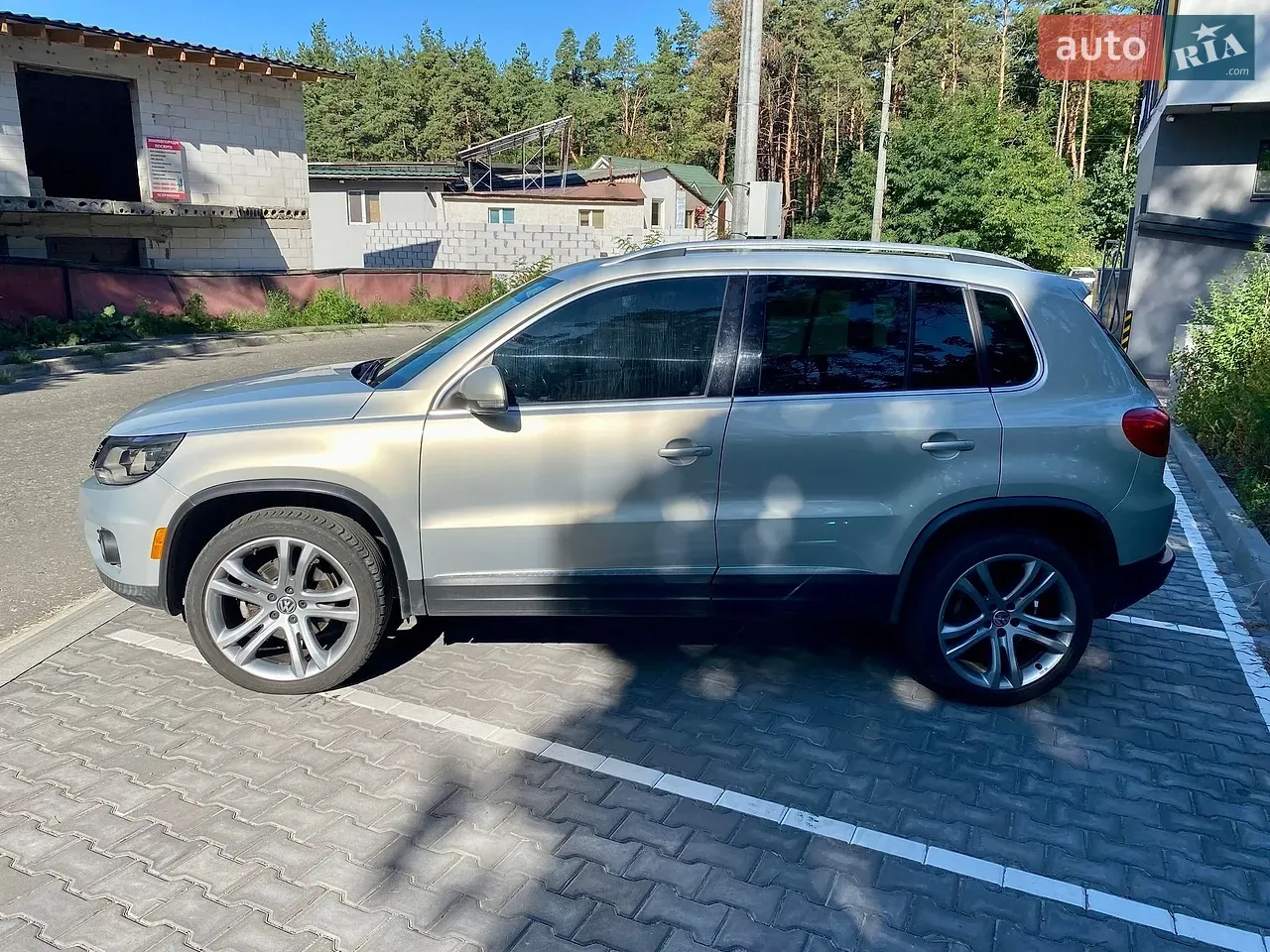 Volkswagen Tiguan 2012 photo 3