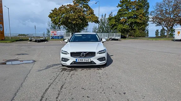 Volvo V60 2020 photo 2