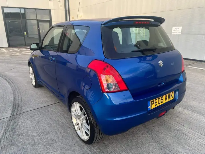 Suzuki Swift 2009 photo 2