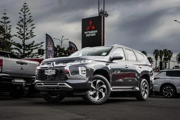 Mitsubishi Pajero Sport 2026 photo 2