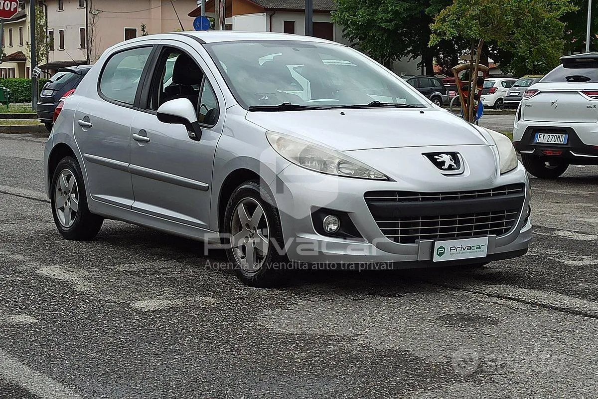Peugeot 207 2012 photo 3