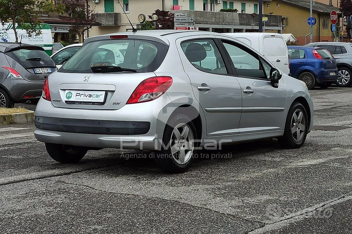 Peugeot 207 2012 photo 5
