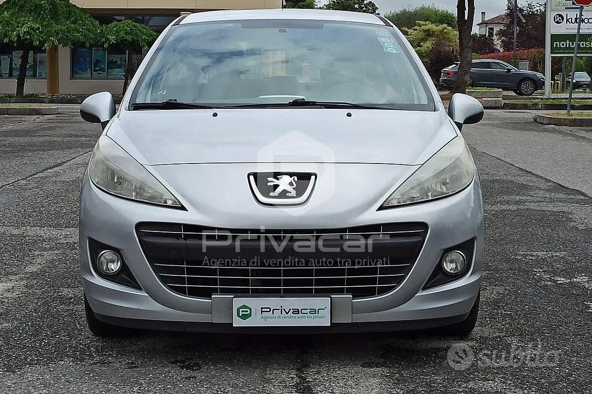 Peugeot 207 2012 photo 2
