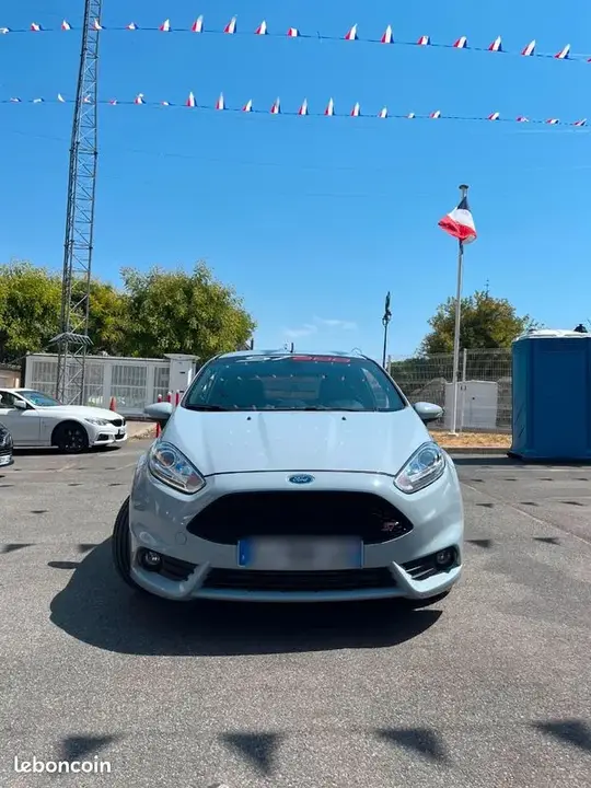 Ford Fiesta 2017 photo 2
