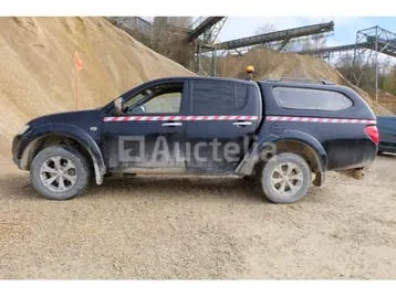 Mitsubishi L200 2014 photo 2