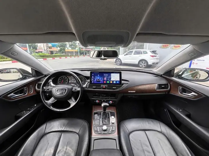 Audi A7 2013 photo 2