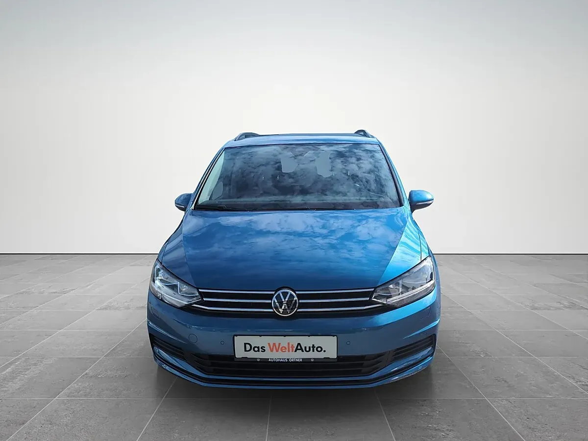 Volkswagen Touran 2023 photo 2