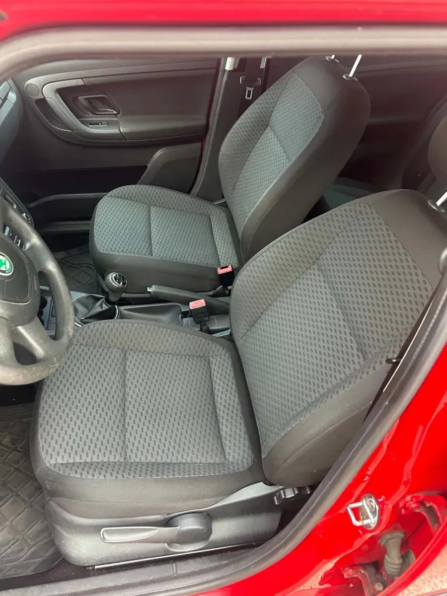 Skoda Fabia 2013 photo 3