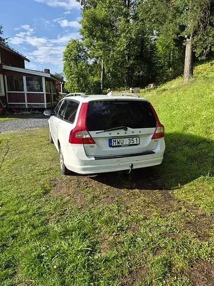 Volvo V70 2009 photo 2