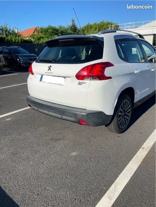 Peugeot 2008 2013 photo 2