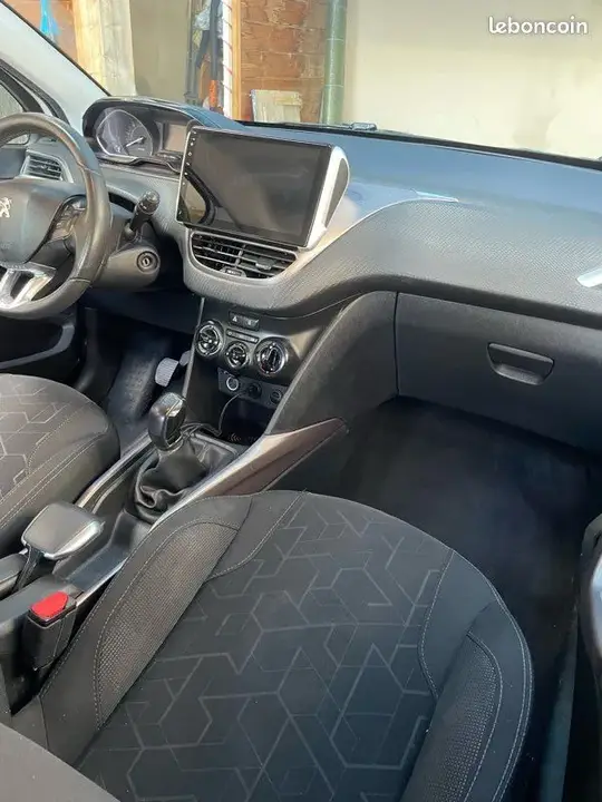 Peugeot 2008 2013 photo 3