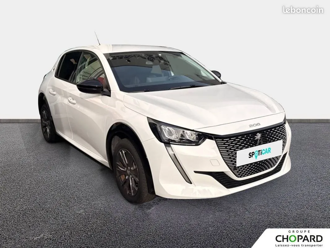 Peugeot 208 2022 photo 3
