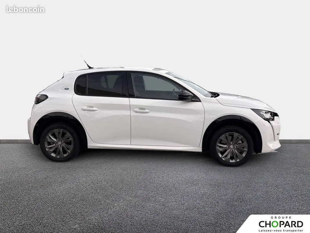 Peugeot 208 2022 photo 4