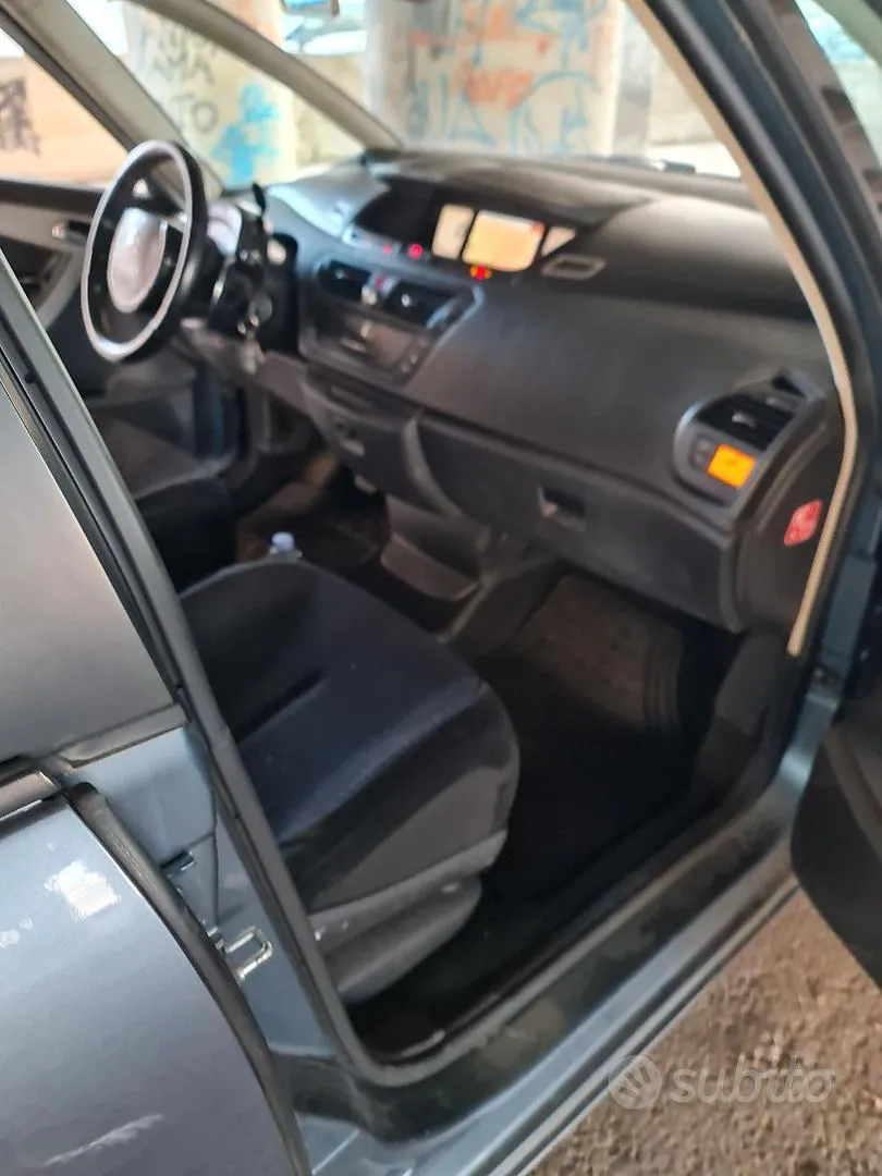 Citroen C4 Picasso 2009 photo 4
