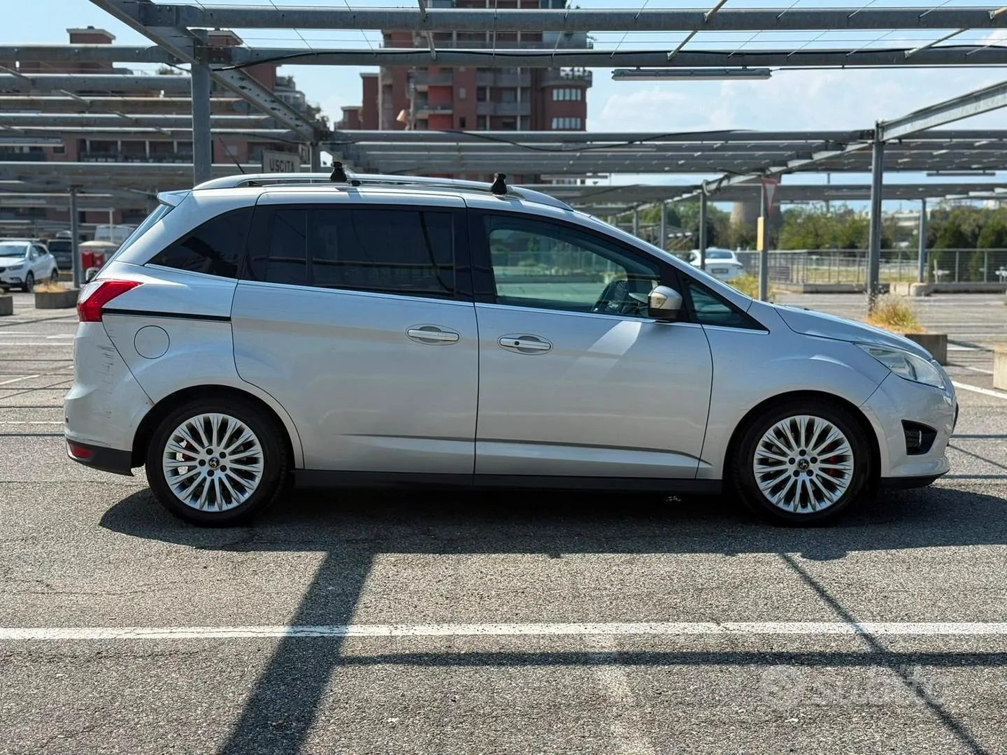 Ford C-Max 2011 photo 4