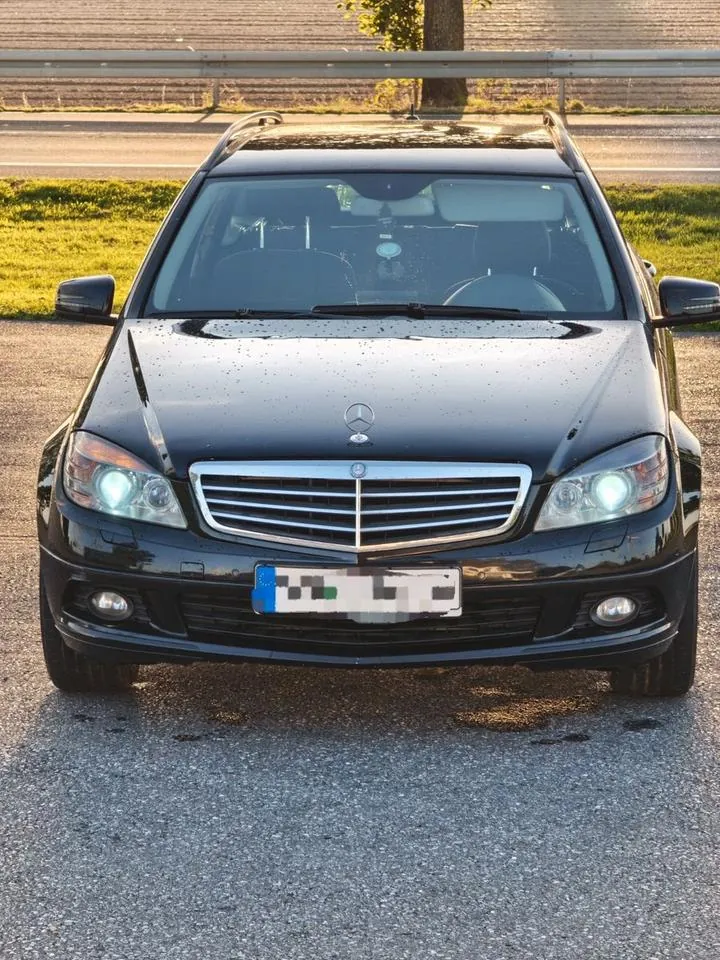 Mercedes-Benz 220