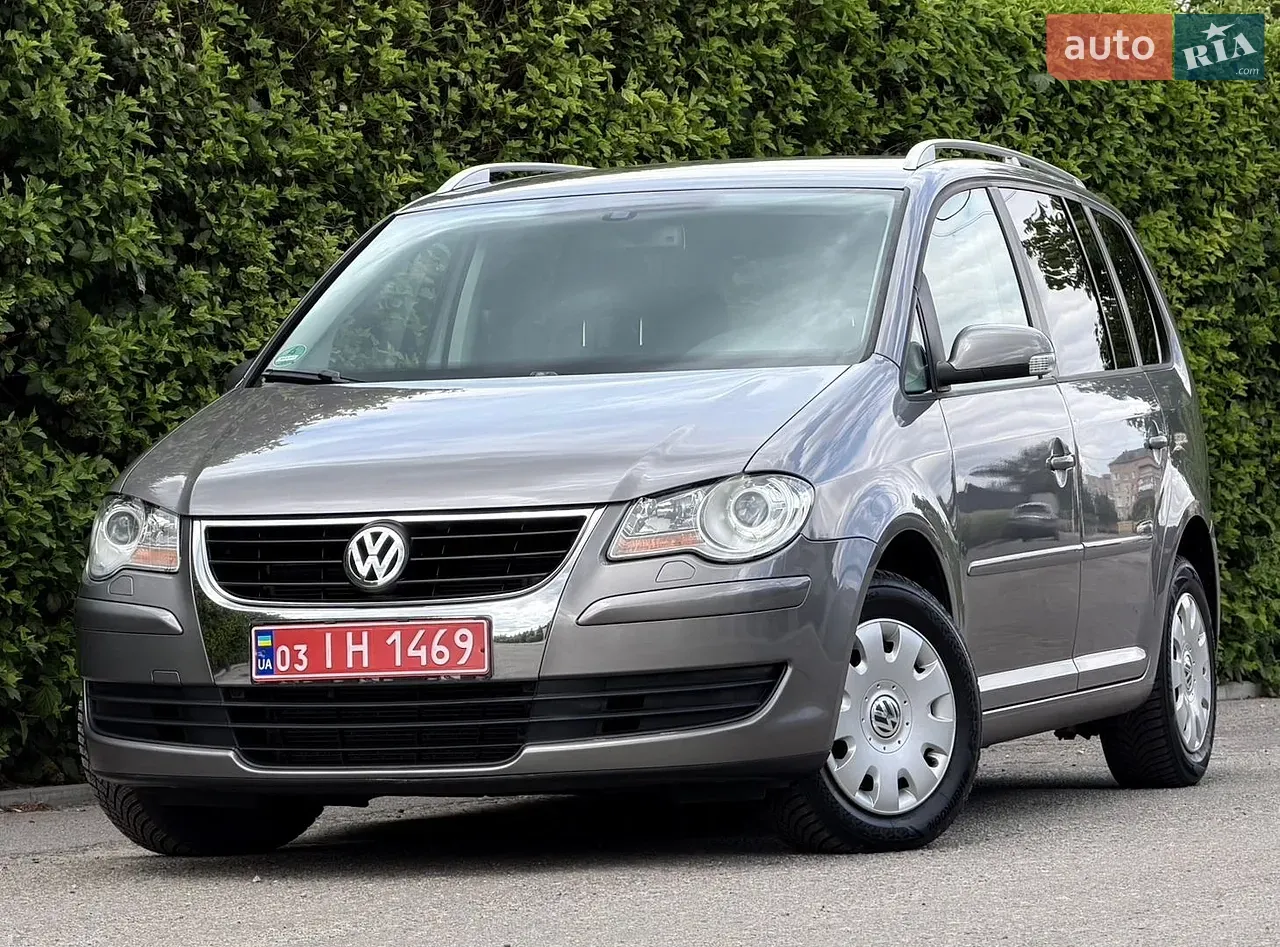 Volkswagen Touran 2009 photo 2