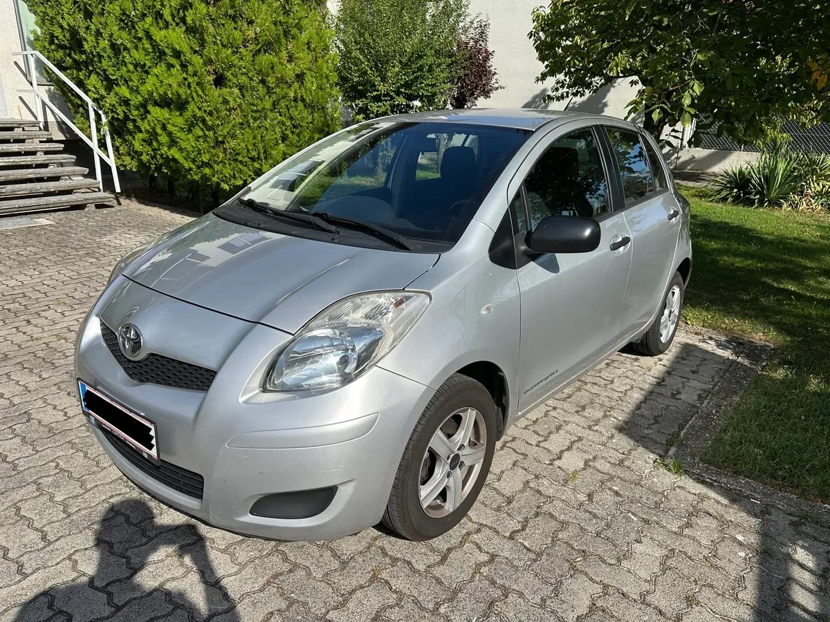 Toyota Yaris 2011 photo 3