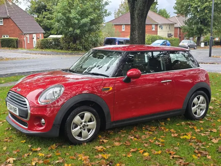Mini Hatch 2014 photo 3