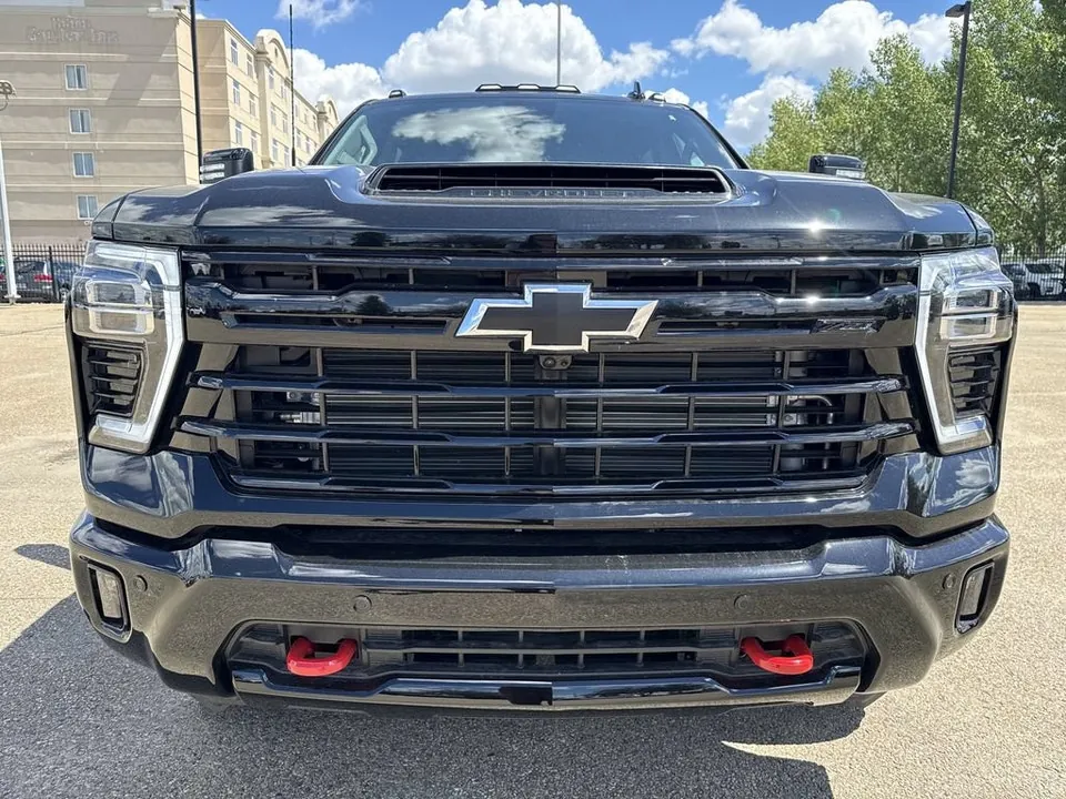 Chevrolet Silverado 3500Hd 2026 photo 2