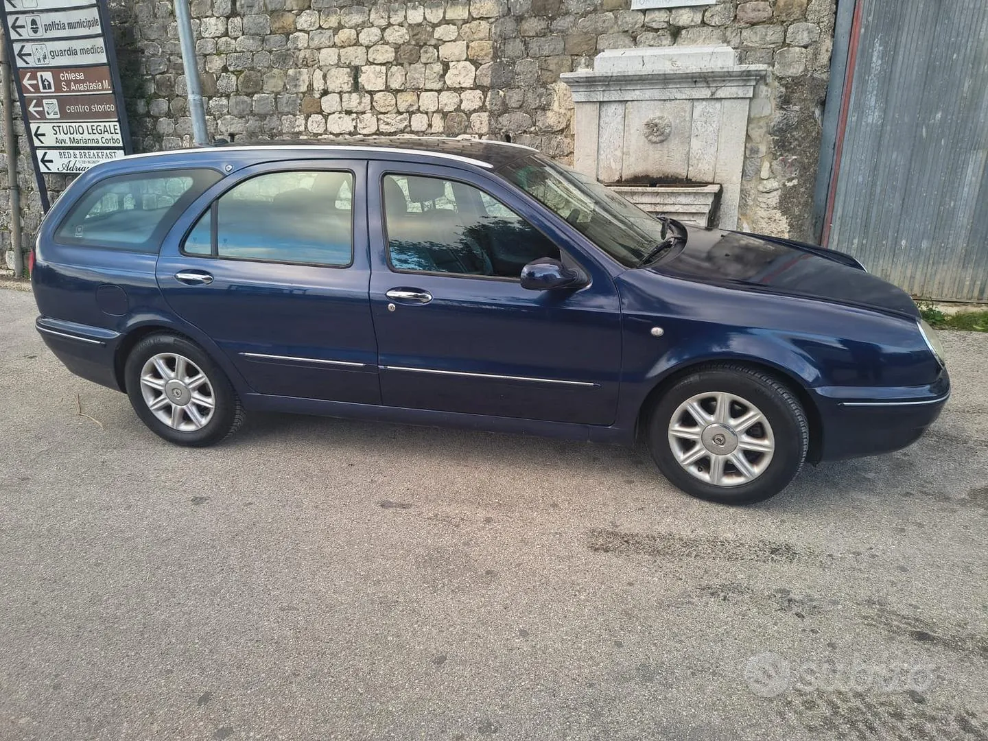 Lancia Lybra 2000 photo 2