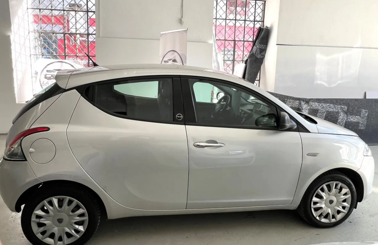 Lancia Ypsilon 2015 photo 3