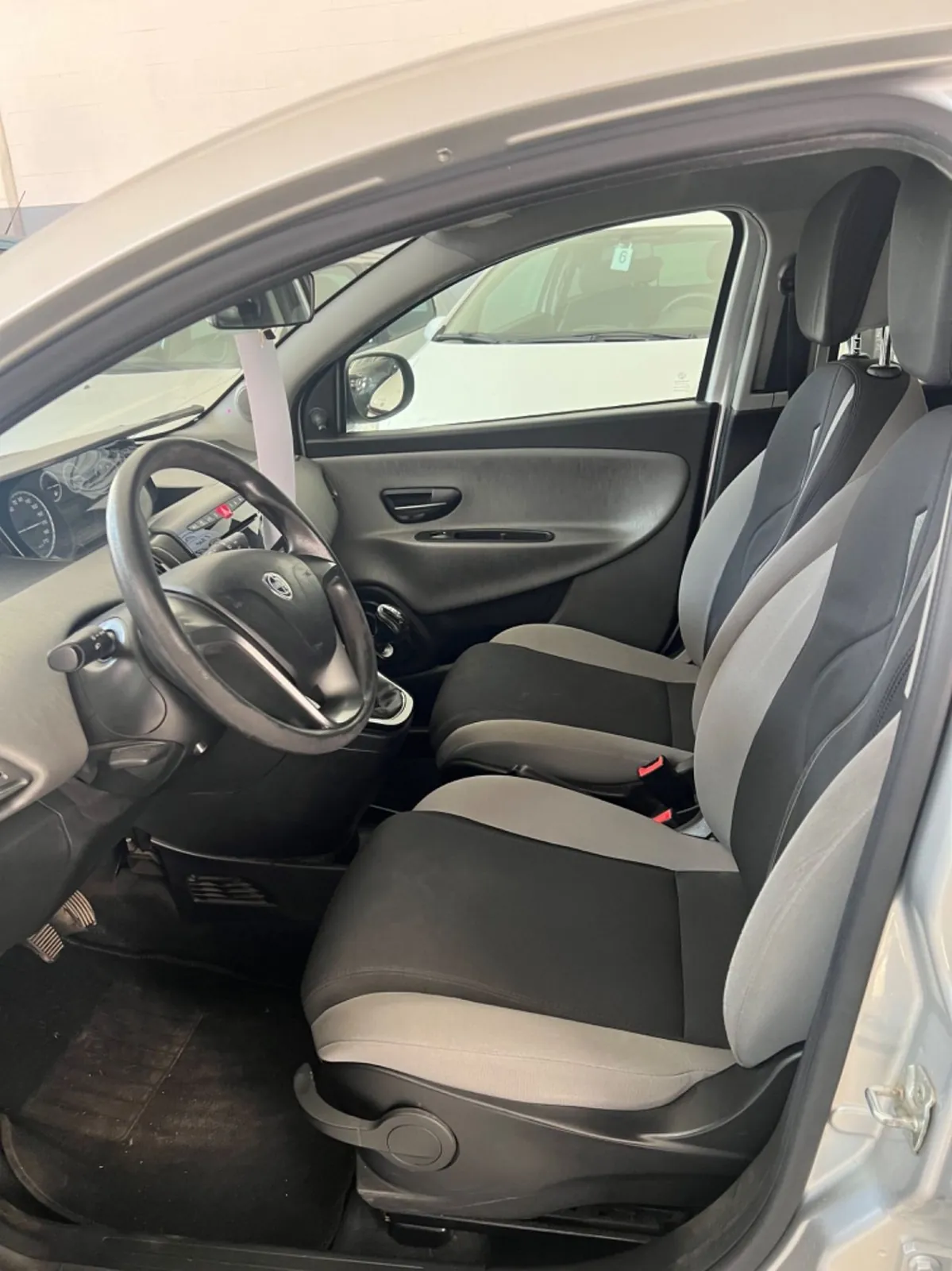 Lancia Ypsilon 2015 photo 5