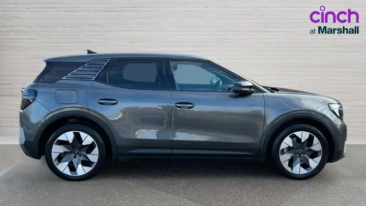 Ford Explorer 2026 photo 2