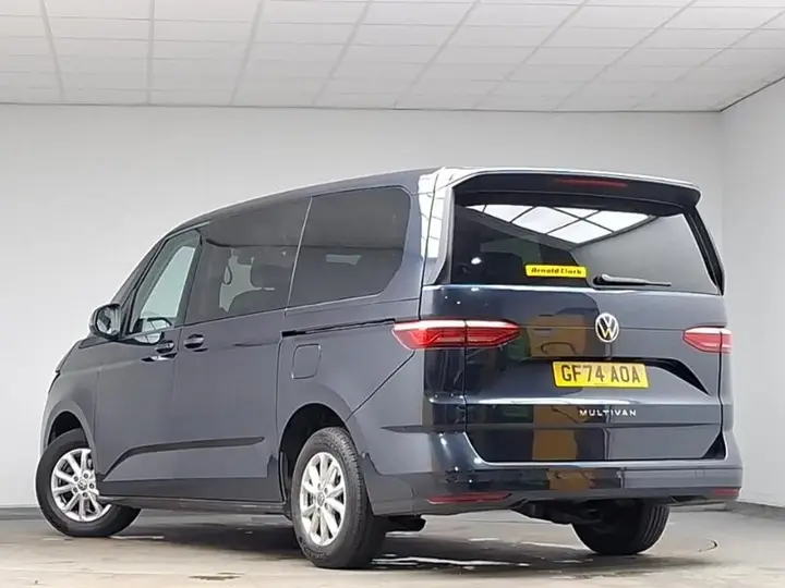 Volkswagen Multivan 2024 photo 2