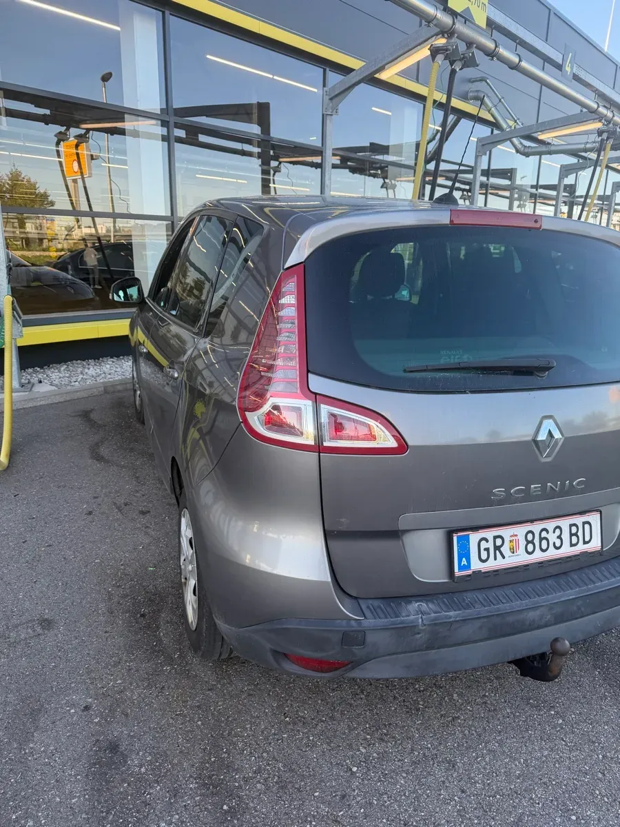 Renault Scenic 2010 photo 2