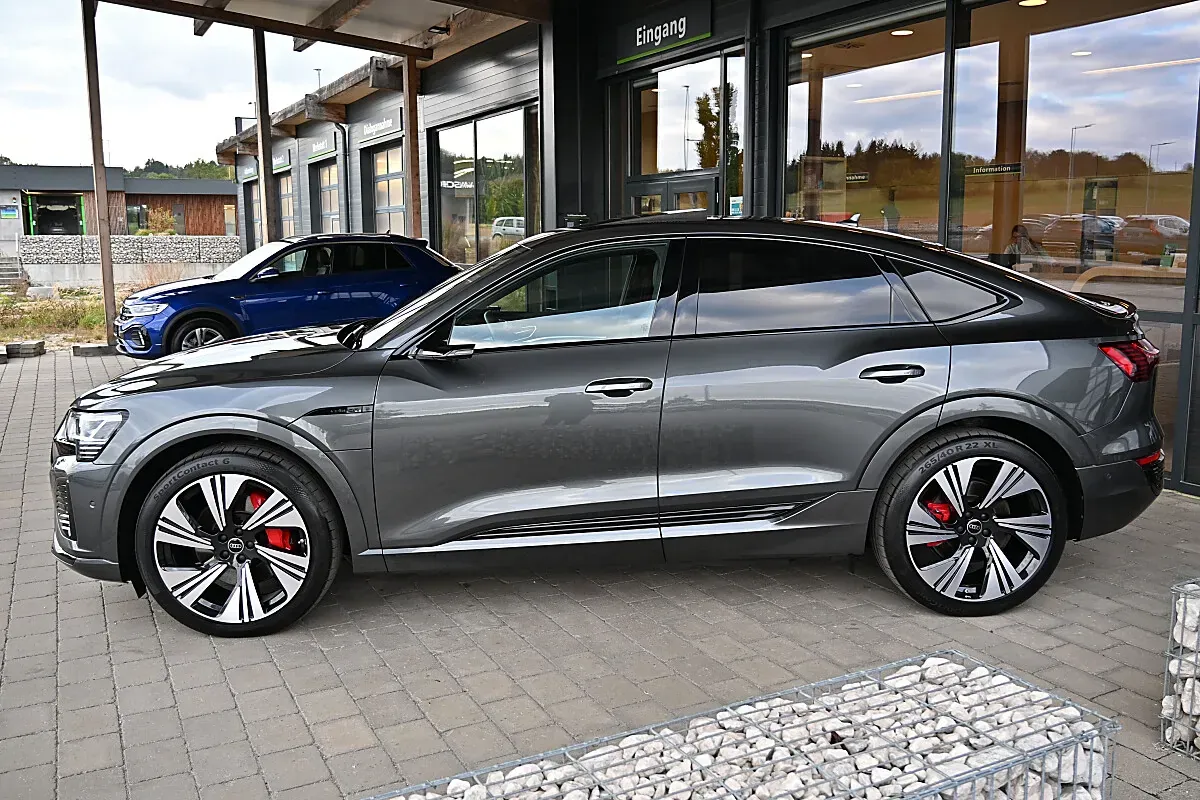 Audi Q8 2024 photo 2