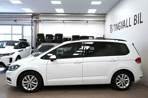 Volkswagen Touran 2017 photo 2