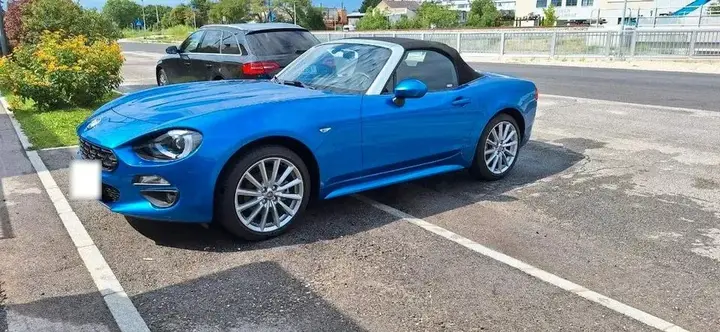 Fiat 124 Spider Lusso