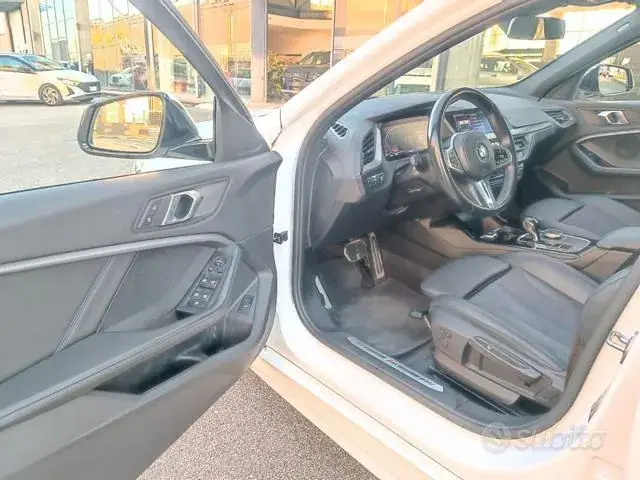 BMW 116D 2023 photo 3