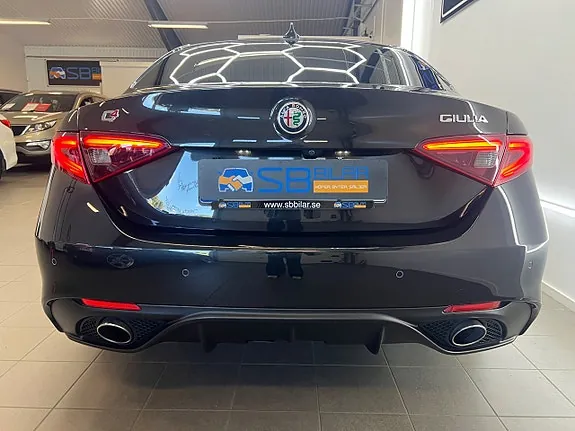 Alfa Romeo Giulia 2017 photo 3
